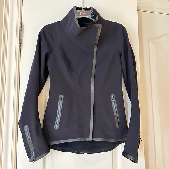 Lululemon Harmony Softshell Jacket, Size 4, Black (Rare) - Picture 1 of 16